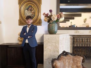 Totemuri 4K, publicitate outdoor, articole media și marketing politic – toate într-o singură campanie semnată de Vlad Augustin de la EkoGroup